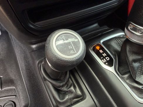 Used 2022 Jeep Gladiator Sport AWD/4WD image 41