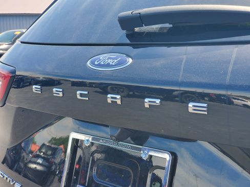 Used 2023 Ford Escape Active w/ Tech Pack #2 AWD/4WD image 8