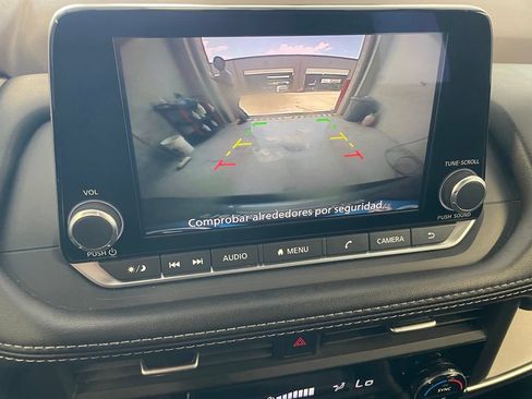 Certified 2023 Nissan Rogue SV FWD image 8