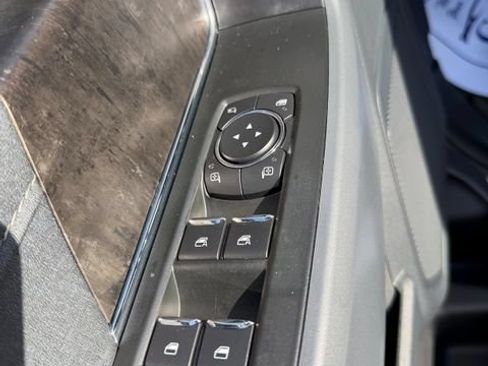 Used 2022 Ford F150 Lariat w/ Trailer Tow Package AWD/4WD image 15