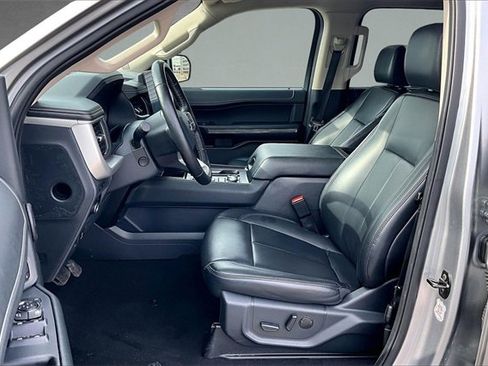 Certified 2024 Ford Expedition XLT image 24