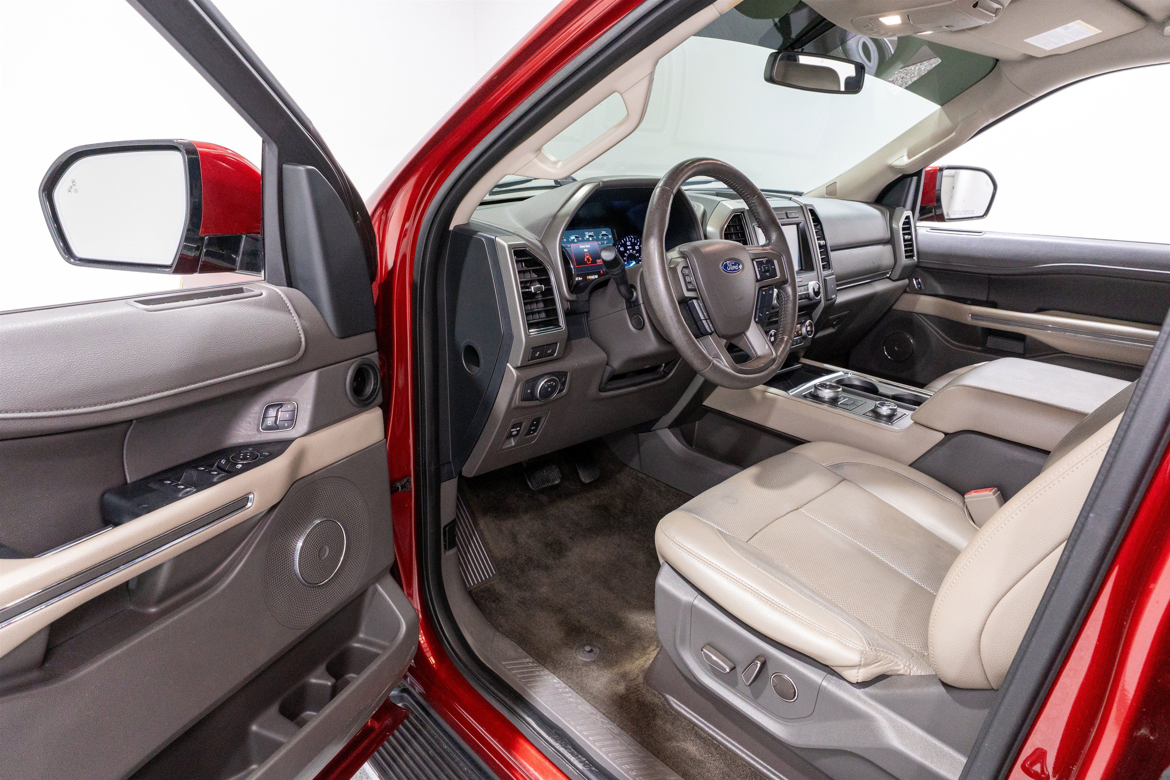 Used 2018 Ford Expedition Max XLT w/ Equipment Group 202A AWD/4WD image 12