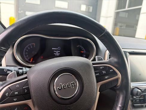 Used 2015 Jeep Grand Cherokee Altitude AWD/4WD image 15