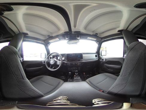 Used 2025 Jeep Wrangler Sport S image 38