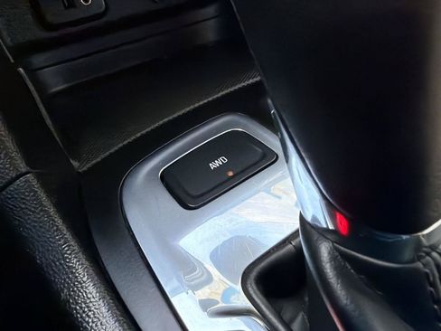 Used 2018 Chevrolet Equinox LT AWD/4WD image 30