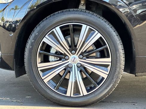Certified 2023 Volvo XC60 B5 Plus w/ Climate Package AWD/4WD image 24