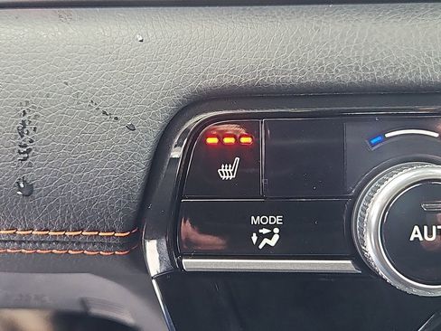 Used 2025 Honda Pilot Sport image 17