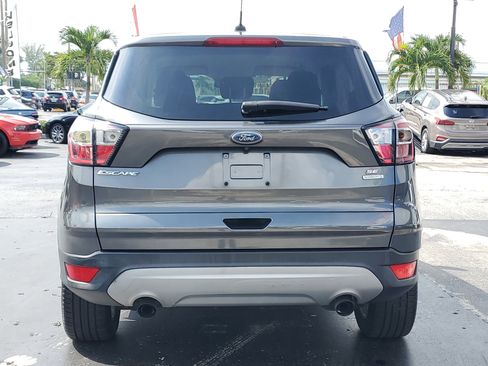 Used 2017 Ford Escape SE image 7