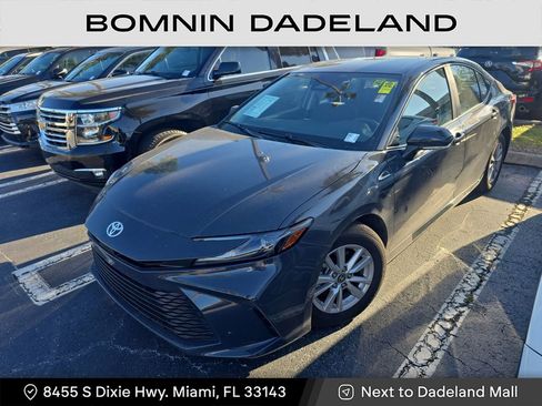 Used 2025 Toyota Camry LE image 2