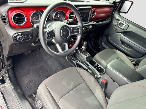 Used 2022 Jeep Wrangler Unlimited Rubicon AWD/4WD image 9