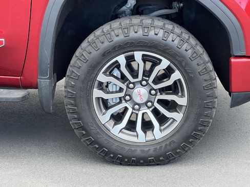 Used 2022 GMC Sierra 1500 AT4 w/ AT4 Premium Package AWD/4WD image 16