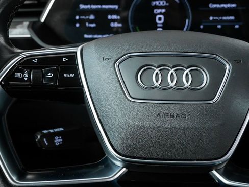 Used 2023 Audi e-tron Premium image 10