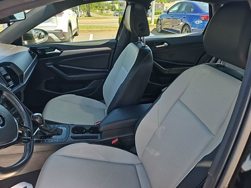 Used 2019 Volkswagen Jetta R-Line image 10