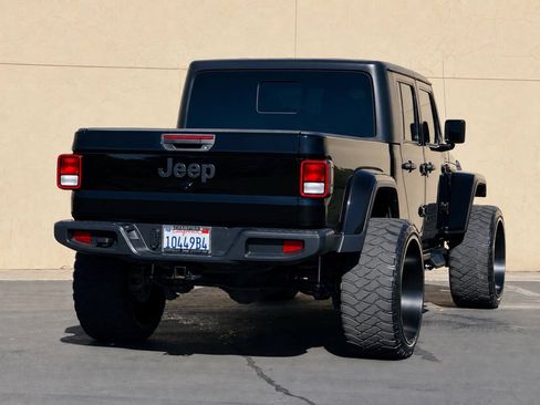 Used 2022 Jeep Gladiator Sport AWD/4WD image 6