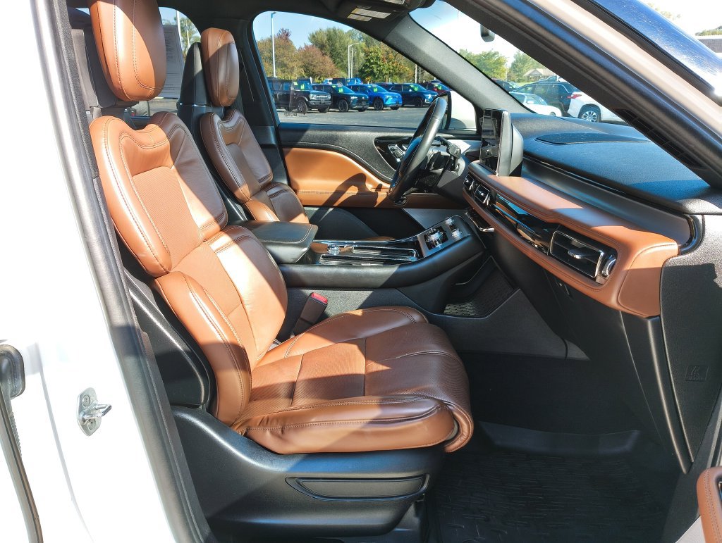 Used 2021 Lincoln Aviator Reserve AWD/4WD image 26