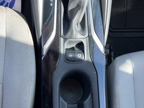 Used 2020 Toyota Corolla L image 13