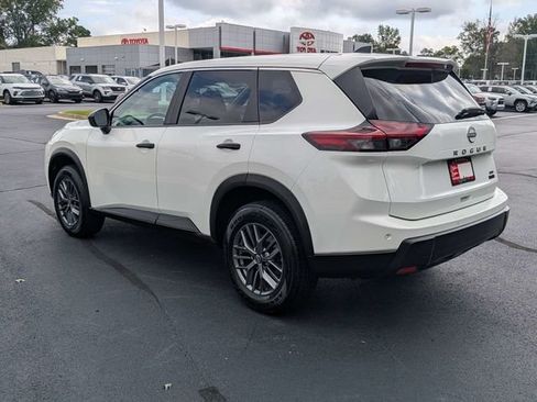 Used 2024 Nissan Rogue S AWD/4WD image 4