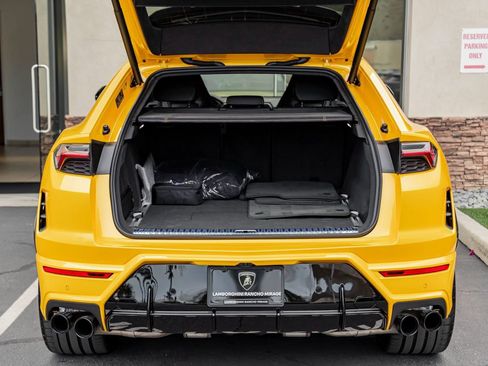 Used 2026 Lamborghini Urus SE AWD/4WD image 22