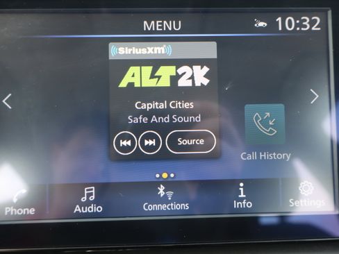 Used 2023 Nissan Kicks SR w/ SR Premium Package FWD image 18