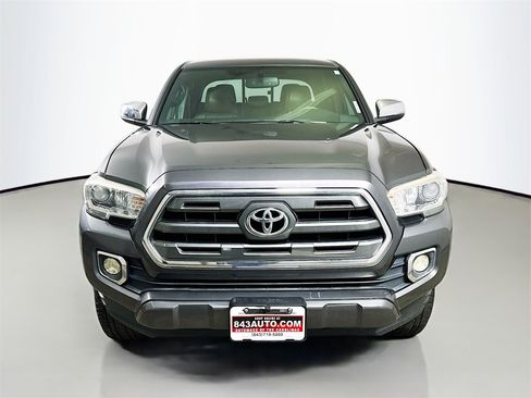 Used 2016 Toyota Tacoma Limited image 2