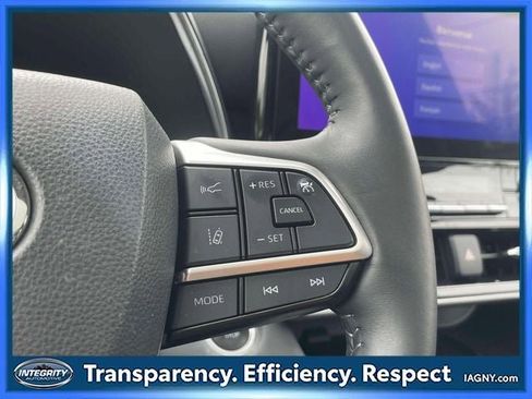 Used 2024 Toyota Highlander Platinum FWD image 24