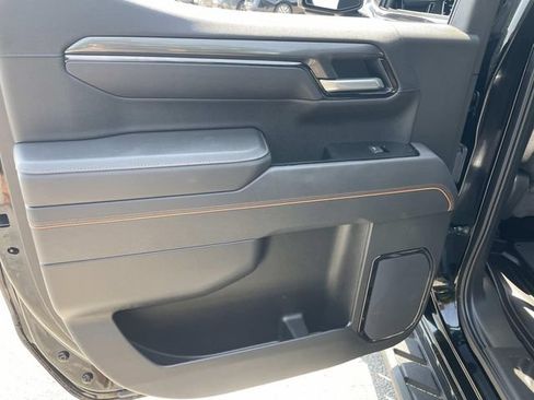 Used 2025 GMC Sierra 1500 AT4 w/ AT4 Premium Package AWD/4WD image 18