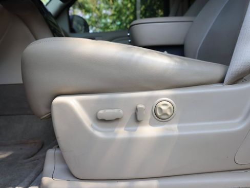 Used 2012 Cadillac Escalade ESV Premium AWD/4WD image 39