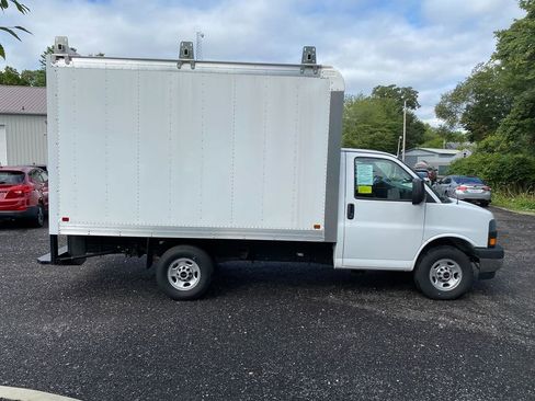 Used 2023 GMC Savana 3500 w/ Power Convenience Package image 4