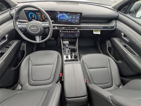 Certified 2025 Hyundai Santa Cruz SEL image 9
