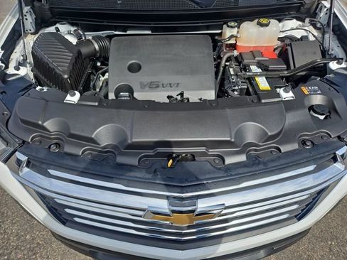 Used 2023 Chevrolet Traverse LT image 22