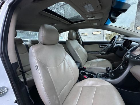 Used 2014 Hyundai Elantra Limited w/ Option Group 03 image 34