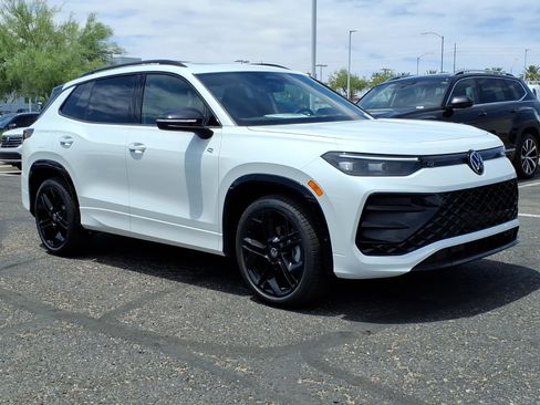 New 2026 Volkswagen Tiguan SE R-Line FWD image 1