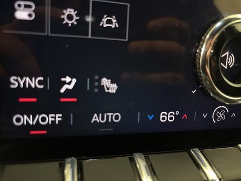 Used 2026 GMC Acadia Elevation w/ Elevation Premium Package FWD image 26