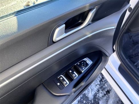 Used 2023 Kia K5 LXS image 13