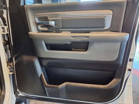 Used 2018 RAM 2500 SLT image 12