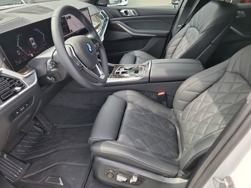 Certified 2025 BMW X5 xDrive50e w/ Premium Package image 8