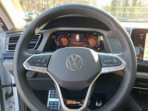 New 2026 Volkswagen Atlas Peak Edition image 14