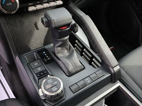 Used 2025 Toyota Tacoma TRD Off-Road AWD/4WD image 41