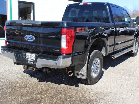 Used 2017 Ford F250 XLT w/ XLT Premium Package image 4