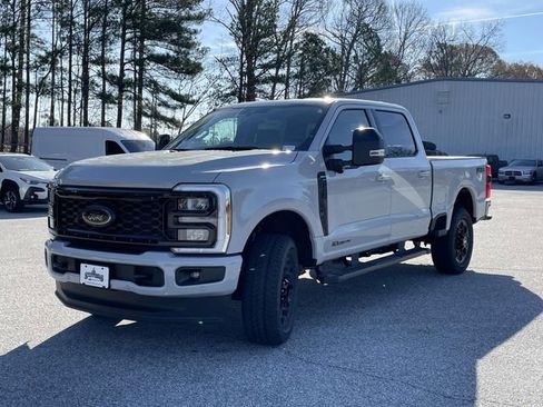 New 2026 Ford F250 Lariat w/ Black Appearance Package image 24