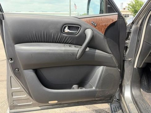 Used 2019 Nissan Armada Platinum w/ Captain's Chairs Package AWD/4WD image 8