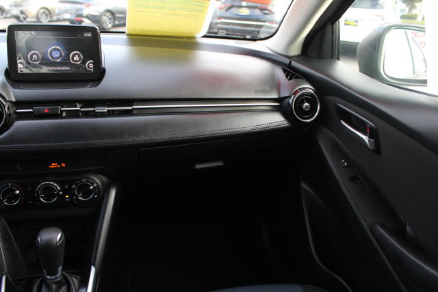 Used 2019 Toyota Yaris LE FWD image 43