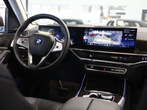 Used 2025 BMW X7 xDrive40i w/ Premium Package AWD/4WD image 32