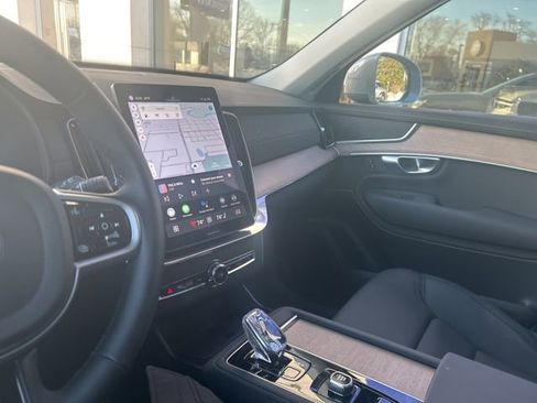 Used 2025 Volvo XC90 B6 Plus image 17