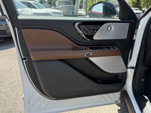 Used 2021 Lincoln Aviator Grand Touring w/ Equipment Group 302A AWD/4WD image 14
