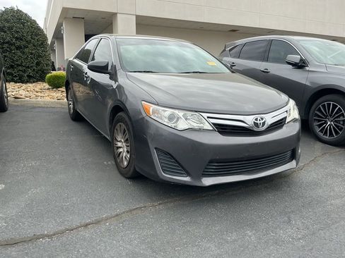 Used 2014 Toyota Camry LE image 5