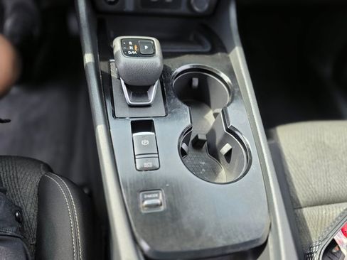 Used 2024 Nissan Rogue SV image 33