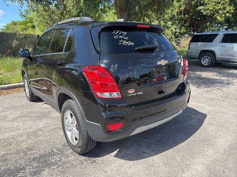 Used 2021 Chevrolet Trax LT w/ LT Convenience Package AWD/4WD image 8