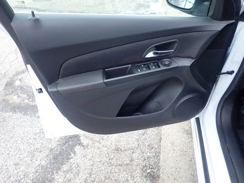 Used 2013 Chevrolet Cruze LT w/ RS Package image 12