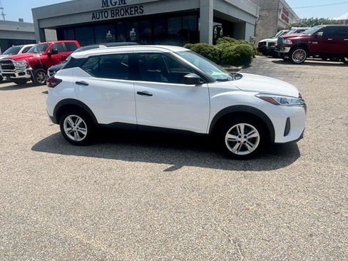 Used 2024 Nissan Kicks S FWD image 38